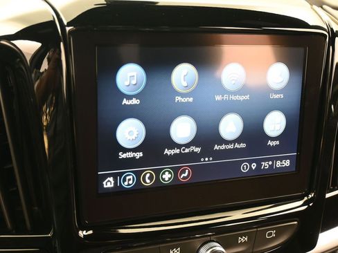 Used 2023 Chevrolet Traverse LT image 19