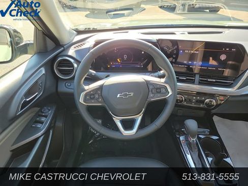 Used 2025 Chevrolet Trax ACTIV w/ Sunroof Package FWD image 11