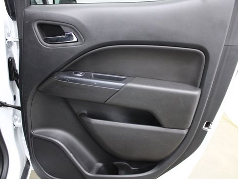 Used 2022 Chevrolet Colorado LT w/ LT Convenience Package image 22