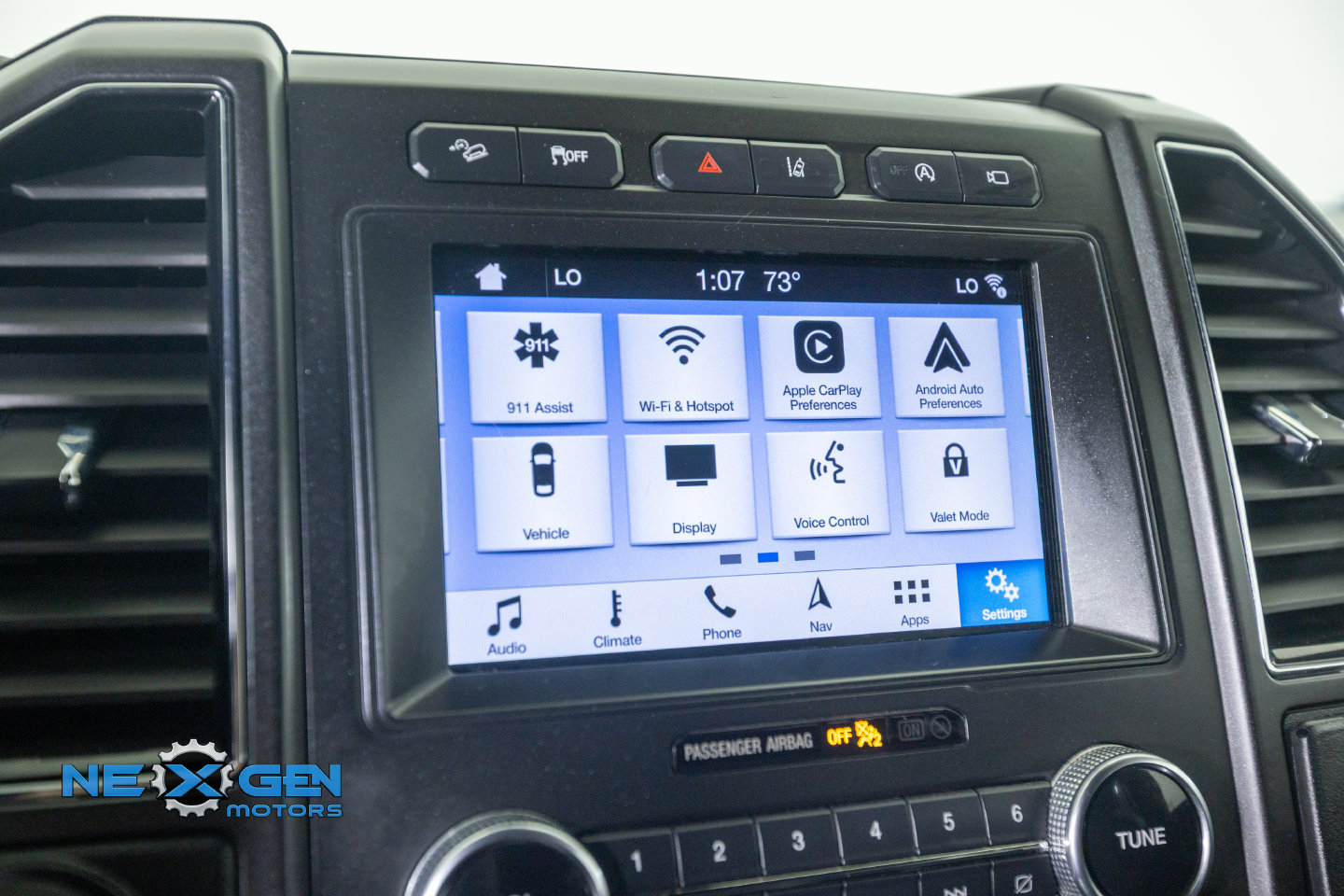 Used 2019 Ford Expedition Limited w/ Equipment Group 303A AWD/4WD image 24