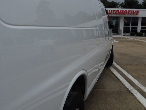 Used 2020 GMC Savana 2500 Extended w/ Driver Convenience Package RWD image 9