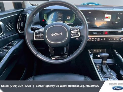Used 2025 Kia Sorento EX w/ Panoramic Sunroof Package image 5