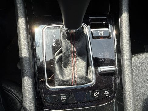 Used 2025 Jeep Compass Trailhawk AWD/4WD image 29
