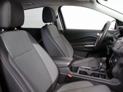 Used 2017 Ford Escape SE image 10