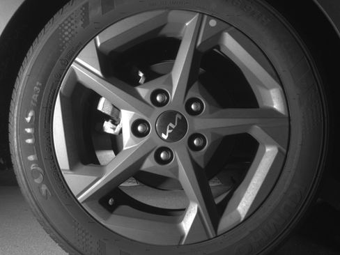 Used 2025 Kia K4 LXS image 15