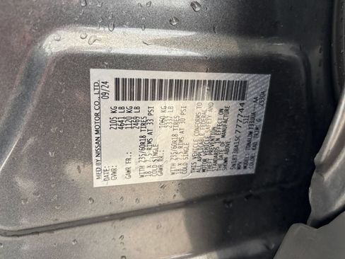 Used 2025 Nissan Rogue SV FWD image 30