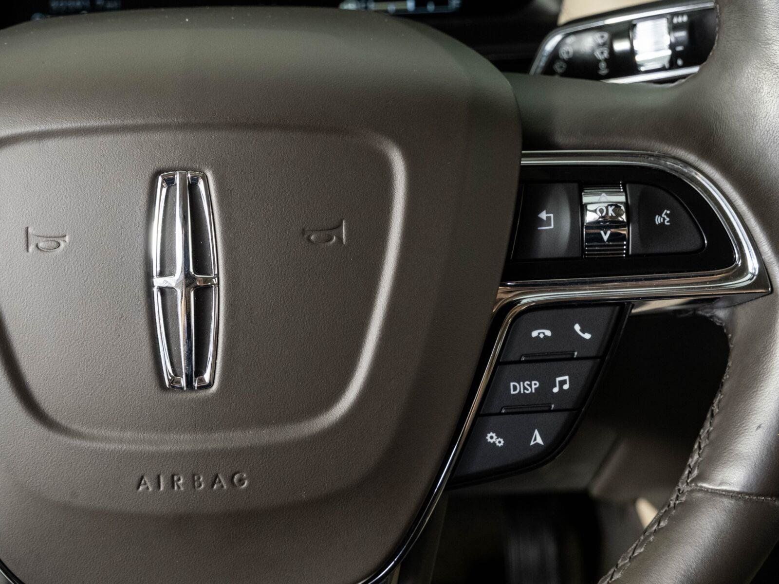 Used 2022 Lincoln Nautilus Reserve AWD/4WD image 10