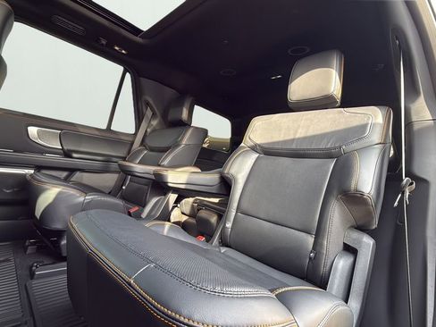 Used 2025 Ford Expedition Tremor image 12