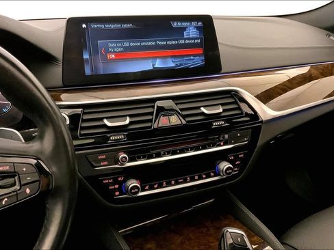 Used 2018 BMW 530i xDrive AWD/4WD image 5