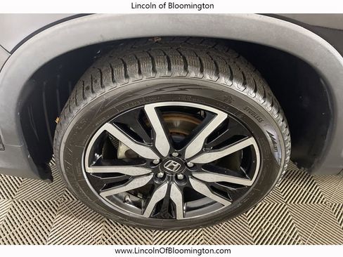 Used 2019 Honda Pilot Touring image 9