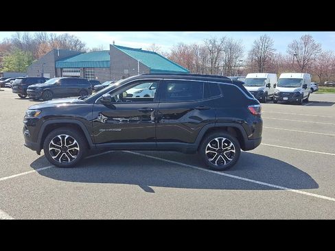 Used 2022 Jeep Compass Limited w/ Sun and Sound Group image 5