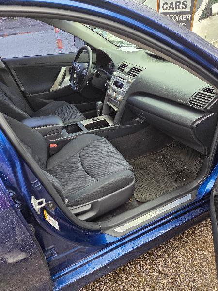 Used 2011 Toyota Camry SE w/ SE Extra-Value Pkg #1 FWD image 6