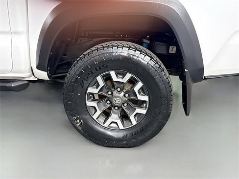 Certified 2020 Toyota Tacoma TRD Off-Road image 28