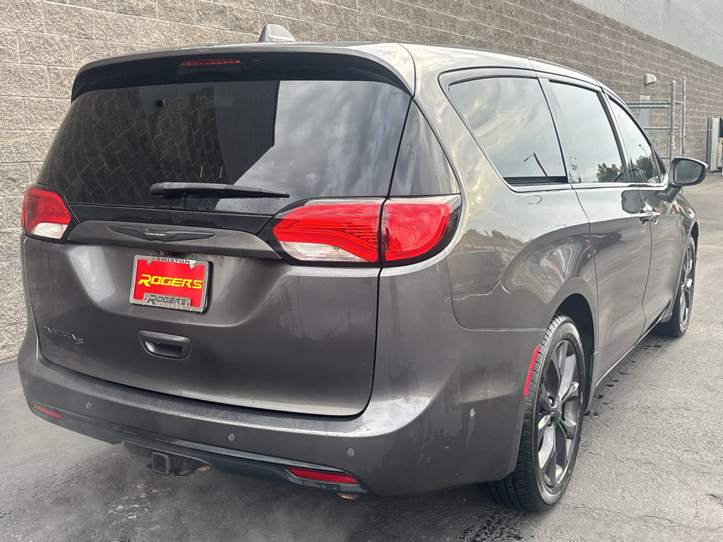 Used 2019 Chrysler Pacifica Touring Plus FWD image 6