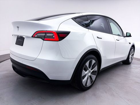 Used 2021 Tesla Model Y 2WD image 14