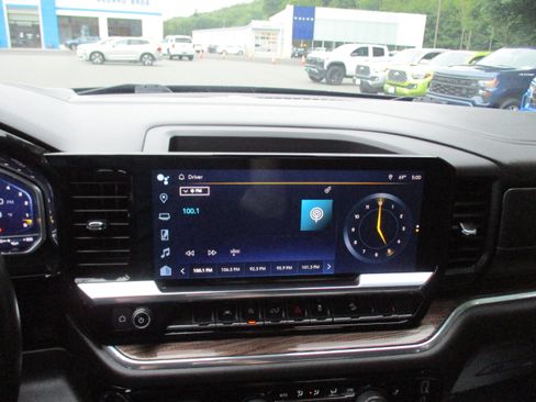 Used 2023 Chevrolet Silverado 1500 RST AWD/4WD image 15