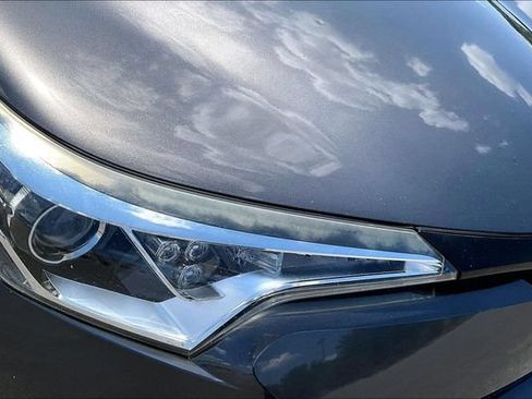 Used 2019 Toyota C-HR LE FWD image 25