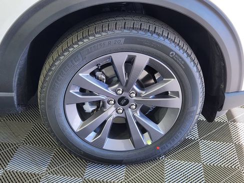 New 2026 Ford Explorer Active w/ Active Comfort Package AWD/4WD image 9