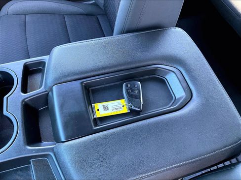 Used 2023 Chevrolet Silverado 1500 LT image 30