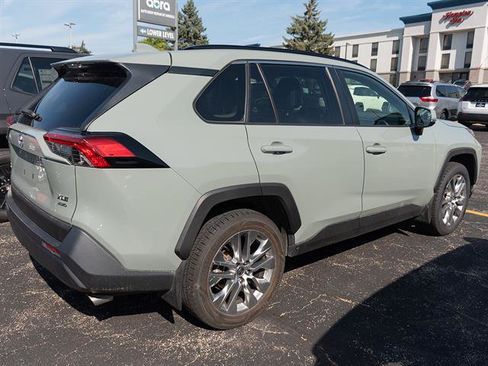 Used 2022 Toyota RAV4 XLE Premium AWD/4WD image 8
