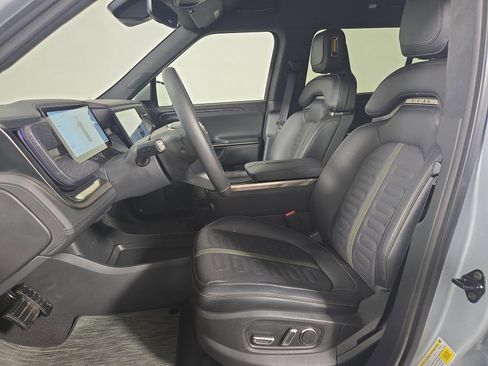 Used 2025 Rivian R1S Adventure image 20