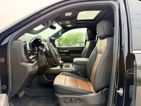 Certified 2025 Chevrolet Silverado 1500 High Country AWD/4WD image 7