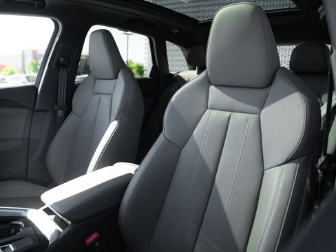 Certified 2025 Audi Q5 Premium Plus w/ Premium Plus AWD/4WD image 24