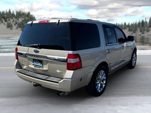 Used 2017 Ford Expedition Limited AWD/4WD image 3