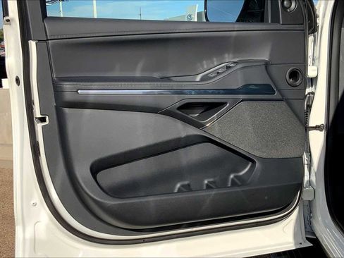 New 2025 Lincoln Navigator L Reserve w/ Jet Appearance Package image 10