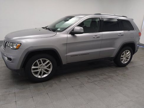 Used 2017 Jeep Grand Cherokee Laredo w/ Quick Order Package 2BE image 2
