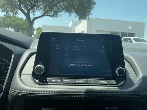 Used 2025 Nissan Rogue SV FWD image 22