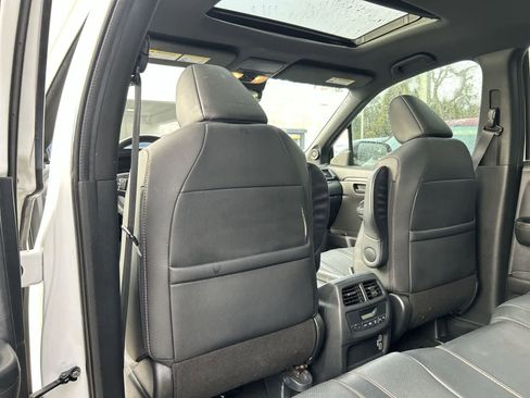Used 2022 Honda Pilot TrailSport image 14