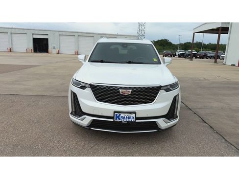 Used 2024 Cadillac XT6 Premium Luxury image 3