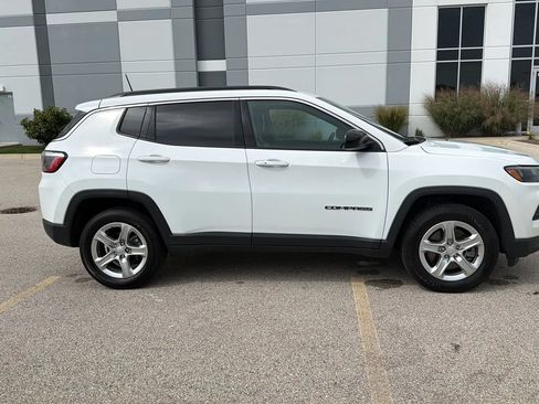 Used 2023 Jeep Compass Latitude AWD/4WD image 4