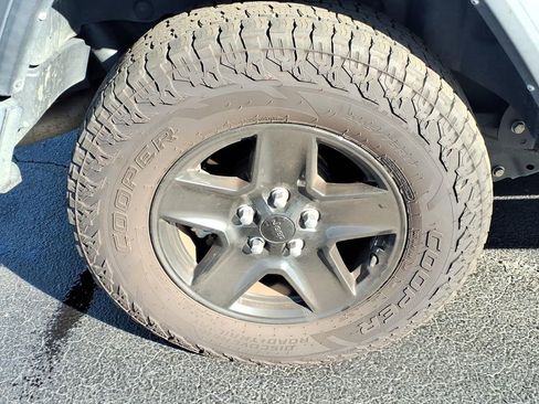 Used 2021 Jeep Wrangler Sport S image 10