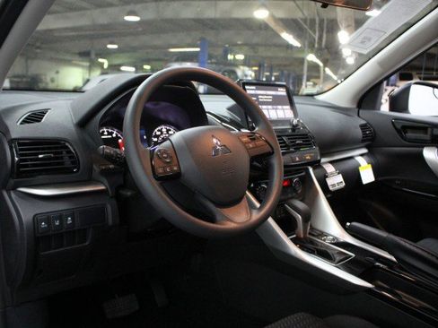 New 2026 Mitsubishi Eclipse Cross LE image 5