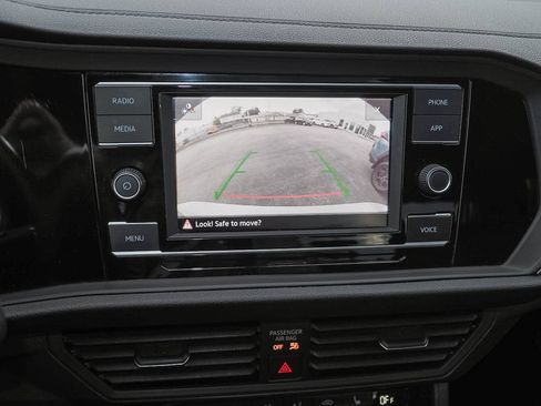 Used 2023 Volkswagen Jetta SE FWD image 14
