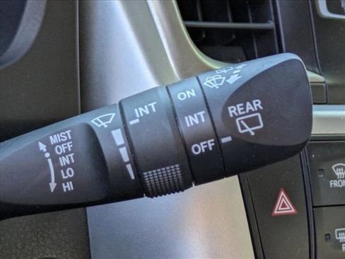 Used 2017 Toyota Highlander SE FWD image 10