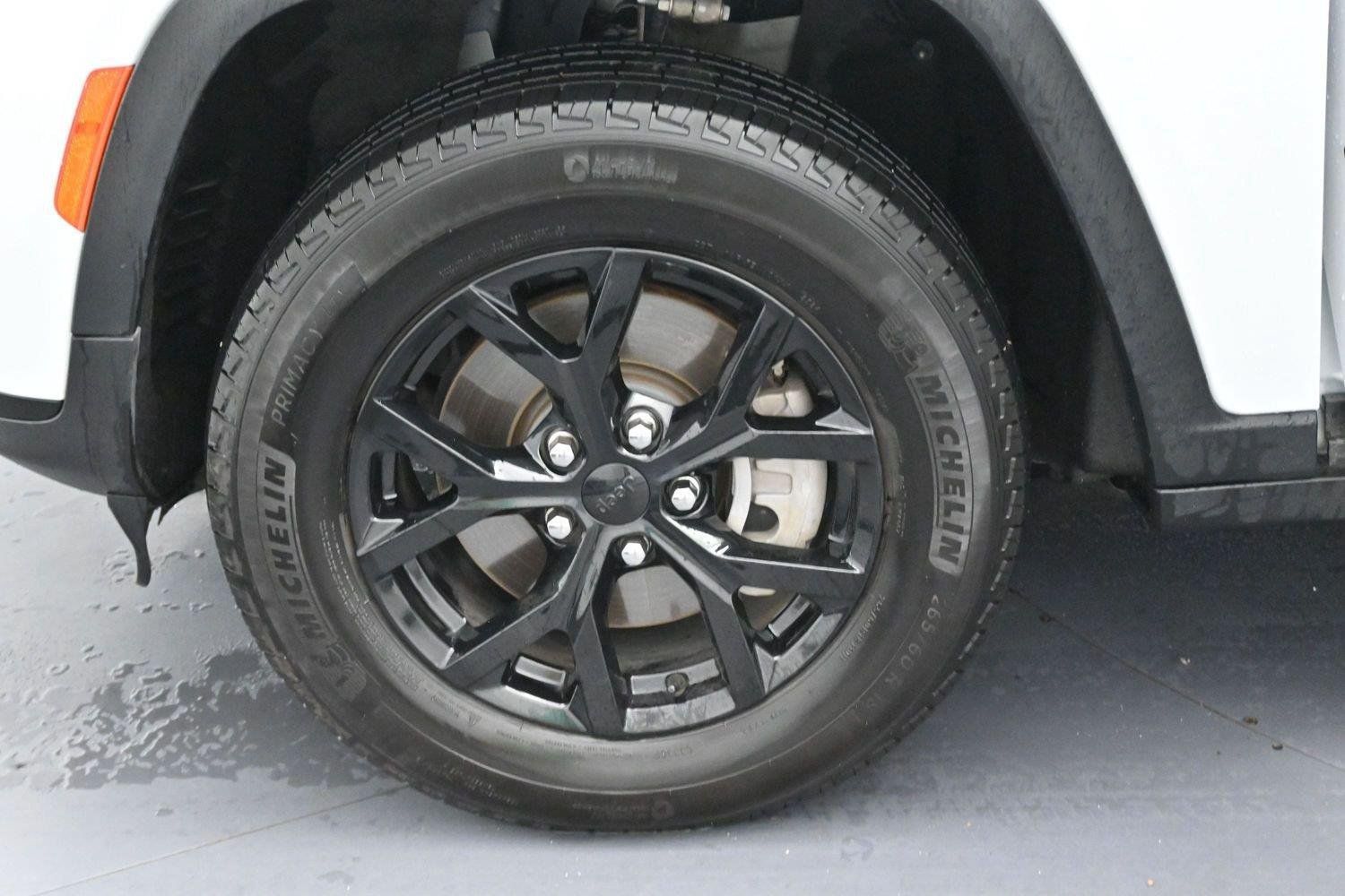 Used 2024 Jeep Grand Cherokee L Altitude AWD/4WD image 40