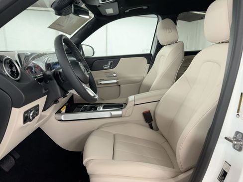 Used 2026 Mercedes-Benz GLB 250 image 21