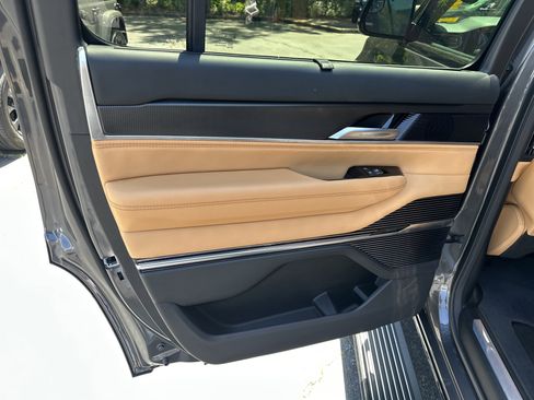 Used 2025 Jeep Grand Wagoneer Series III w/ Rear Seat Video Group 1 AWD/4WD image 26