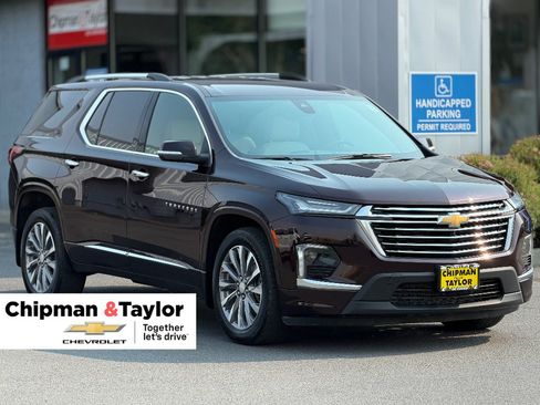 Used 2023 Chevrolet Traverse Premier AWD/4WD image 1