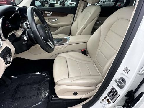 Used 2021 Mercedes-Benz GLC 300 4MATIC image 19