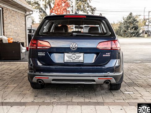 Used 2017 Volkswagen Golf Alltrack S image 13