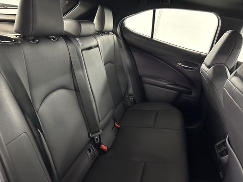 Used 2024 Lexus UX 250h FWD image 31