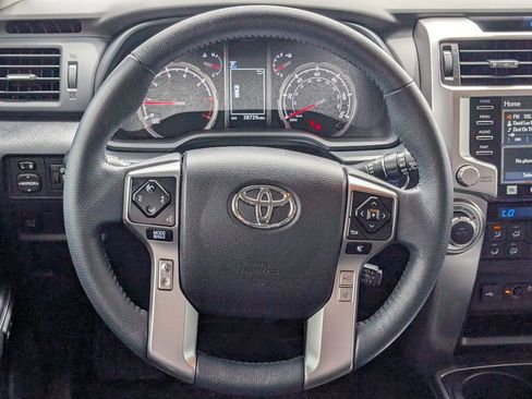 Used 2022 Toyota 4Runner Limited AWD/4WD image 16