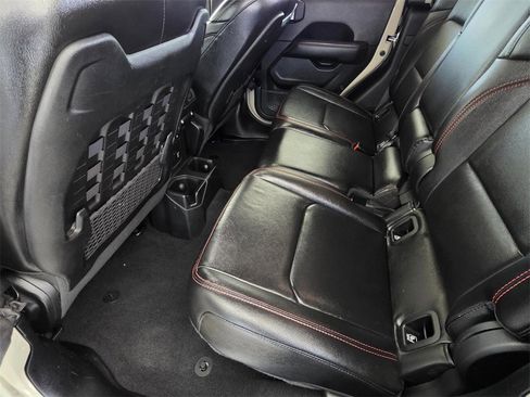 Used 2020 Jeep Gladiator Rubicon image 9