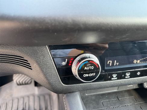 Used 2022 Mitsubishi Outlander SE image 29