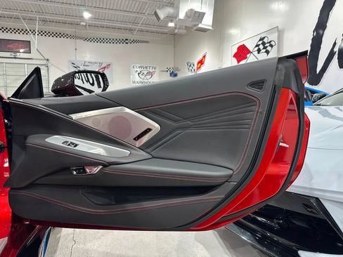 Used 2025 Chevrolet Corvette Z06 RWD image 15
