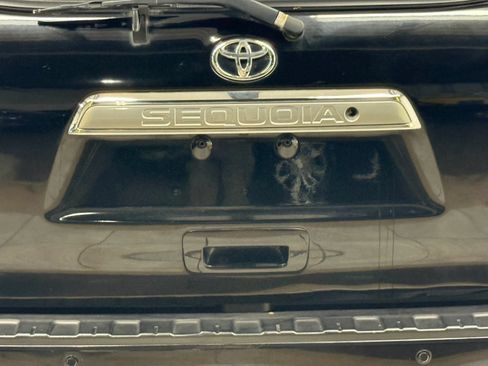 Used 2014 Toyota Sequoia Platinum AWD/4WD image 11
